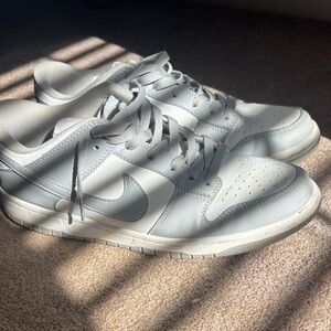 Nike Men's Light Gray Sneakers